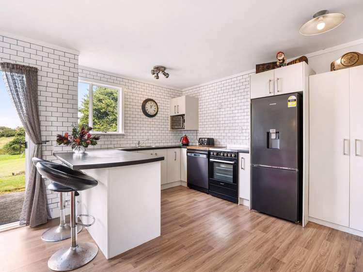 371 Esdaile Road Whakamarama_16