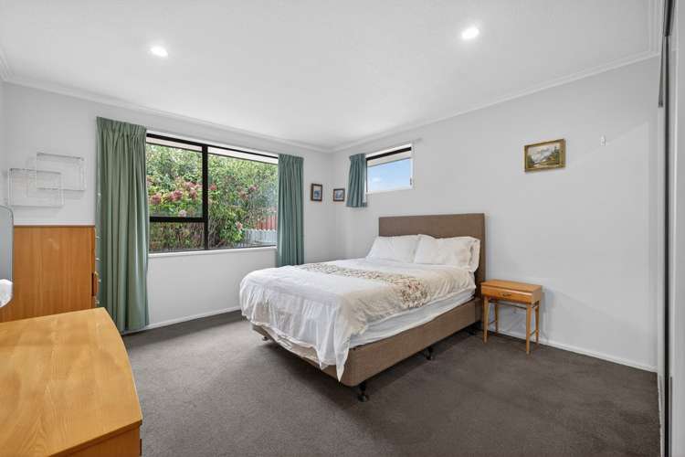 2/58a Daniels Road Redwood_9