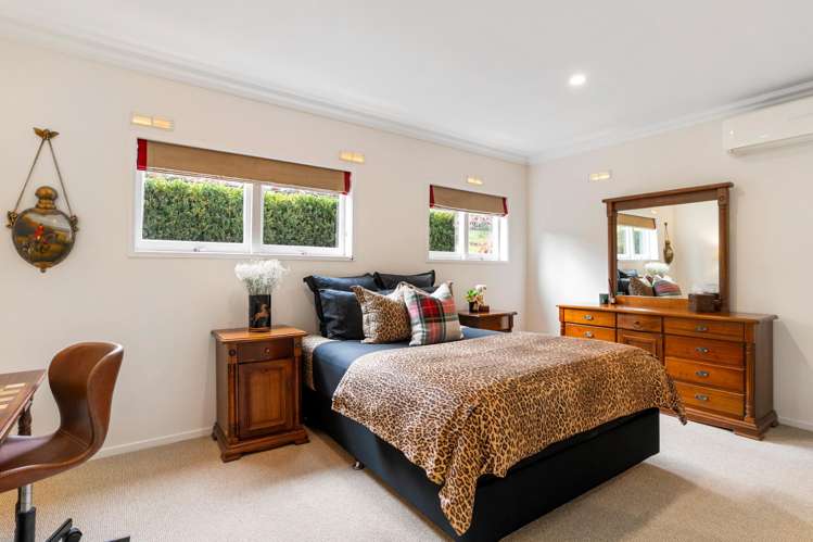 35 Ridgemount Rise Mangere Bridge_19