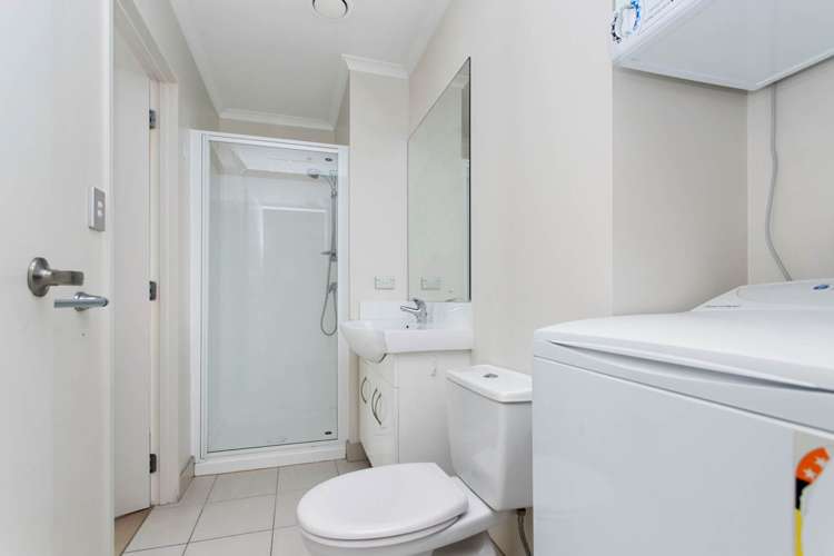 D618/176 Broadway Newmarket_9