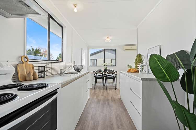 10 Gillett Lane Enderley_5