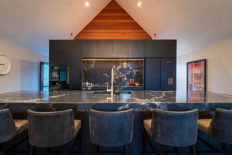 1 Larkins Way Arthurs Point_4