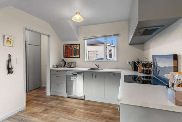 2/20 Grenville Street Waltham_4