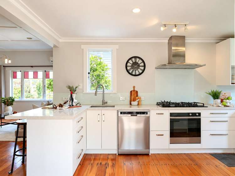 4 Bond Street Hamilton East_9