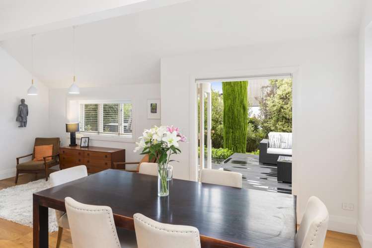 111 St Andrews Square Strowan_10