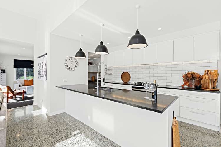 32 Awanui Crescent Matakana_12