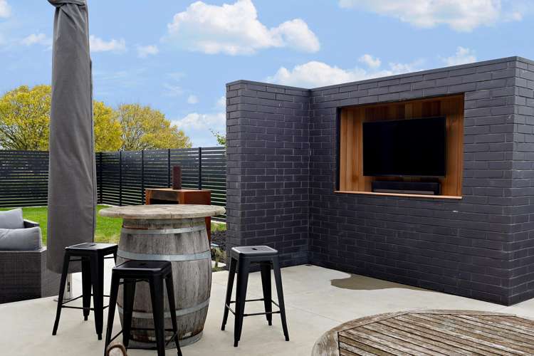 409 Grasslands Drive Cambridge_28