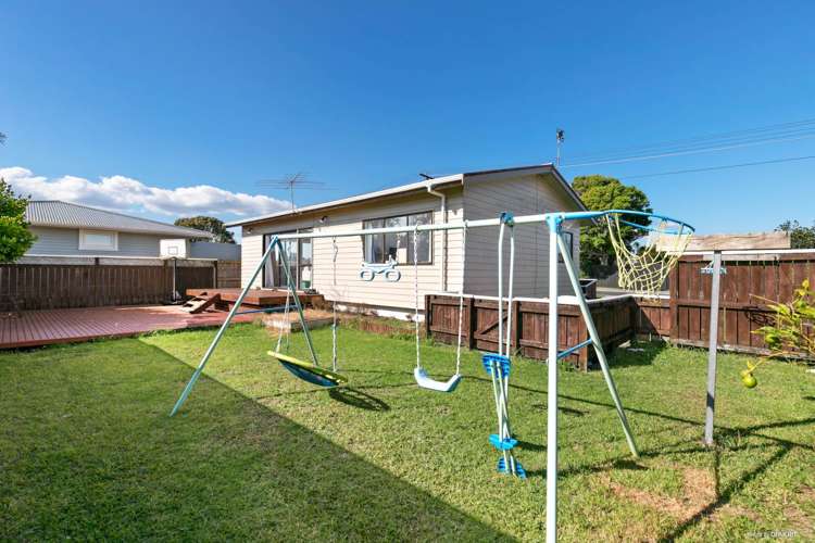 2a Rixon Place Te Atatu Peninsula_4