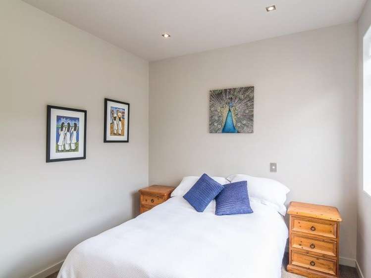 2/61 Severn Street Island Bay_11