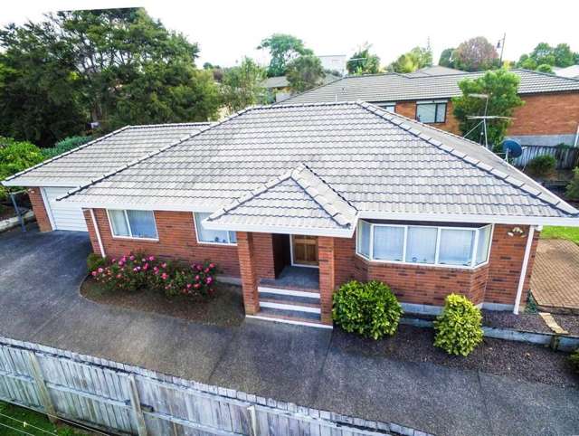Low Maintenance home with double garage!