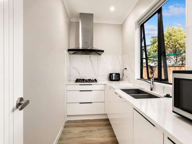 15 Thomas Rielly Avenue Hobsonville_9