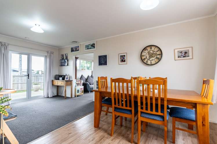 15 Poaka Avenue Dinsdale_6