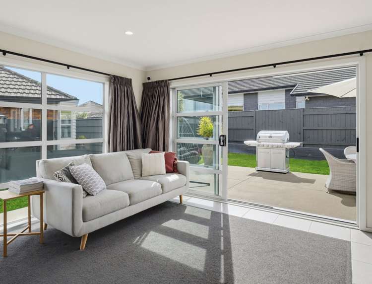 9 Majestic Way Kelvin Grove_13
