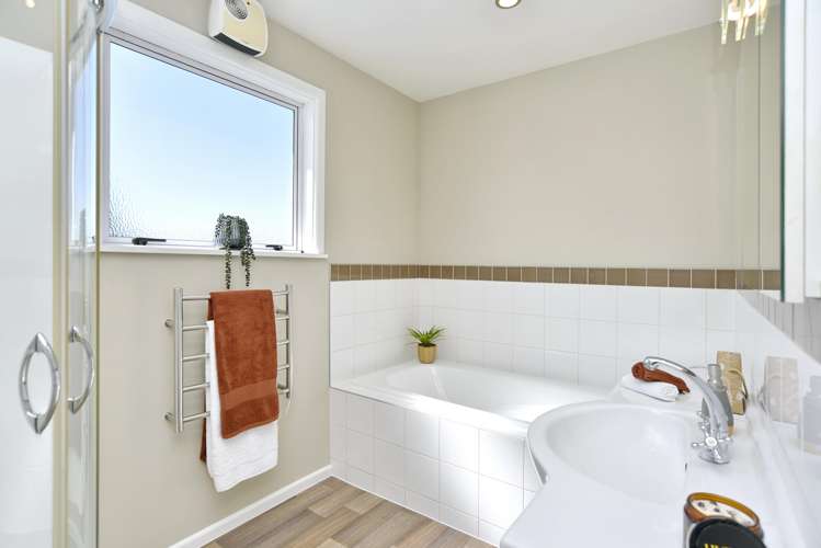 910 Avonside Drive Avondale_24