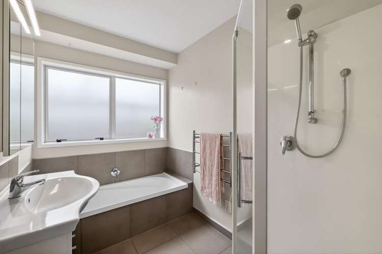 5A Simmonds Grove Greerton_18