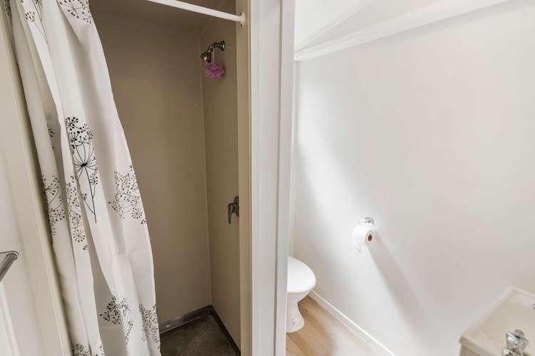 18 Joanne Crescent Pukehangi_17