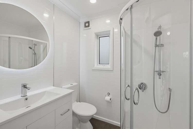 16 Allen Road Raumati Beach_12