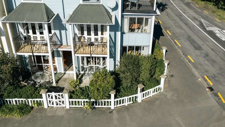 85C Beach Road Akaroa_3