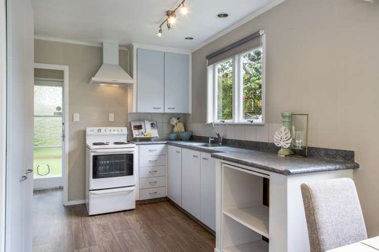 9 The Grove Titirangi_10