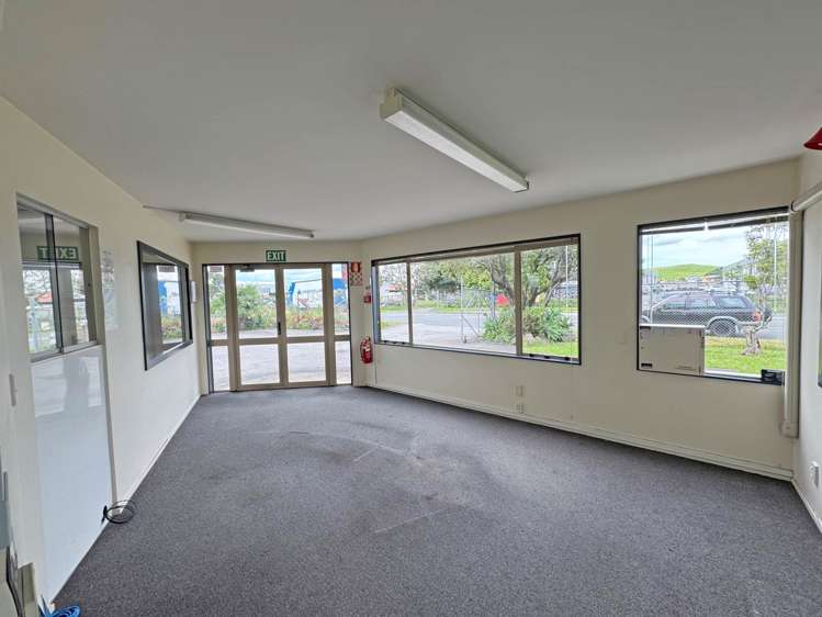 Unit A/136 Cryers Road East Tamaki_6