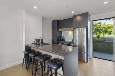 106/64 Great South Road_2