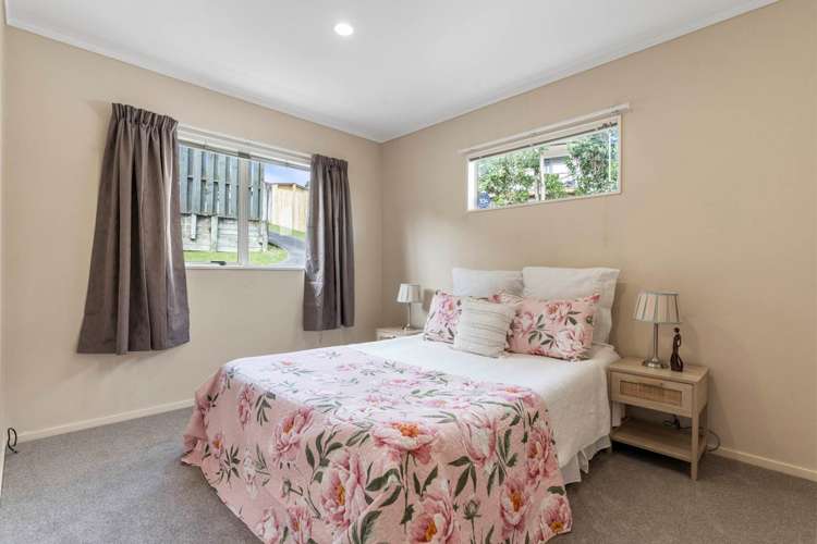 2/375 Wairau Road Totara Vale_11