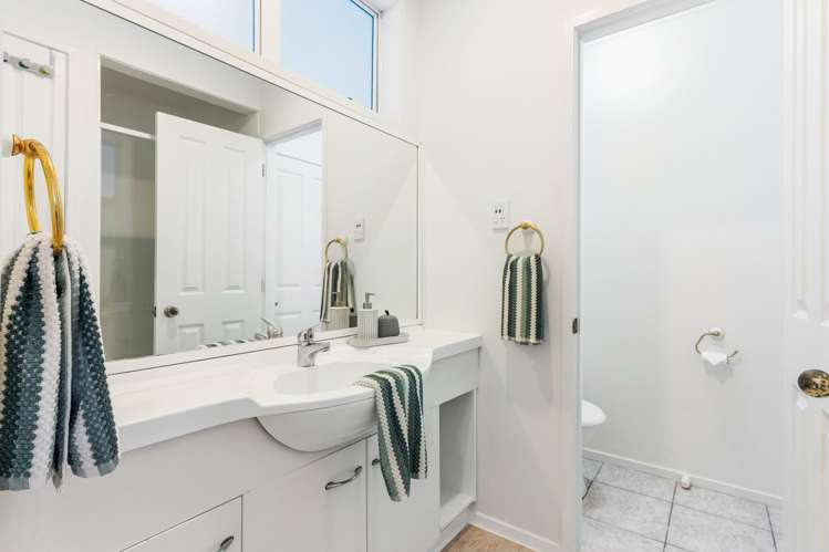 5A The Esplanade Eastern Beach_9