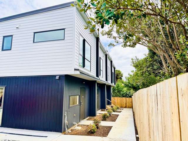 Brand New Home In The Heart of Papatoetoe