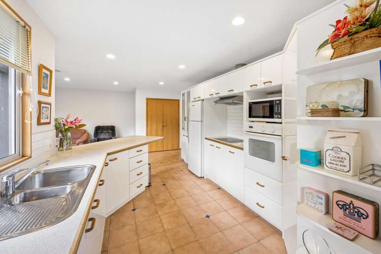 25 Woodfern Crescent Titirangi_11