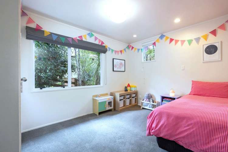 145 Woodlands Park Road Titirangi_11