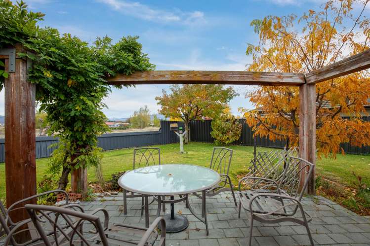 21 Walnut Grove Alexandra_16