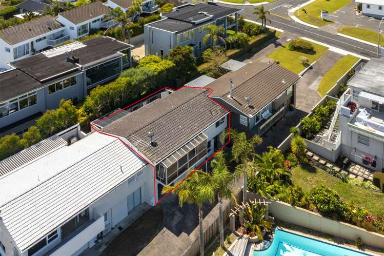 2/64 Seaview Road Castor Bay_10