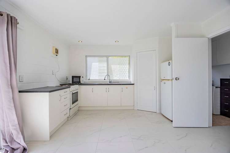 2/9 Mackwood Place Birkdale_3