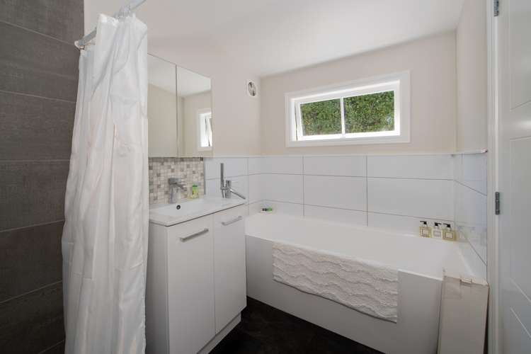 23 Victoria Road Onetangi_12