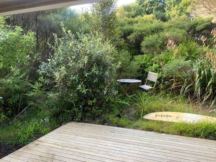 Kauri Cabin/128 Lone Kauri Road Karekare_16