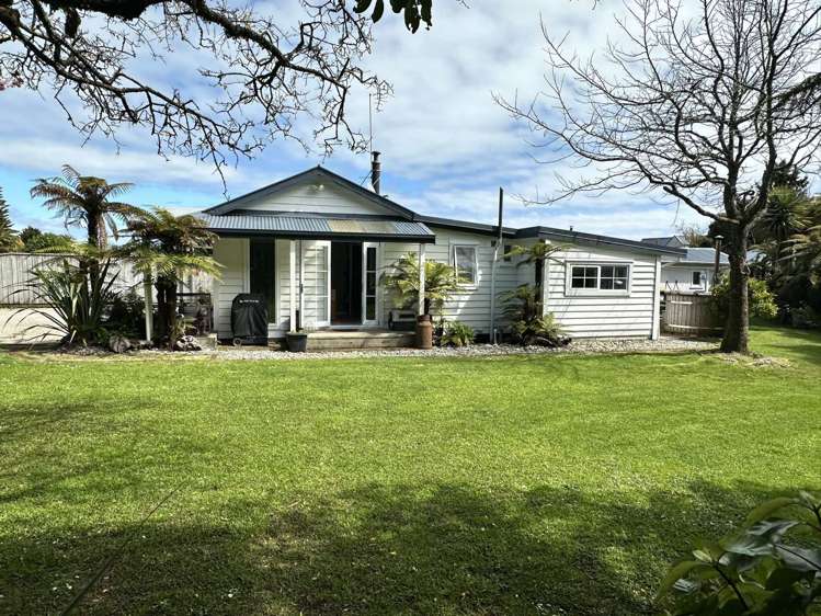 195 Sale Street Hokitika_19