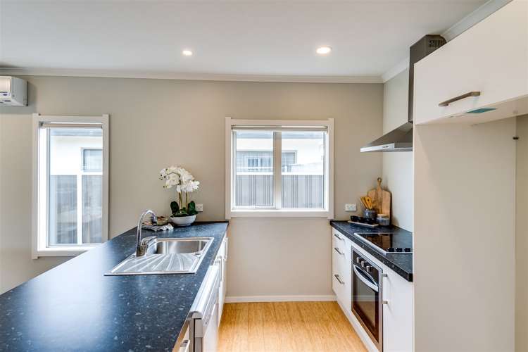 2 Warwick Crescent Taradale_6