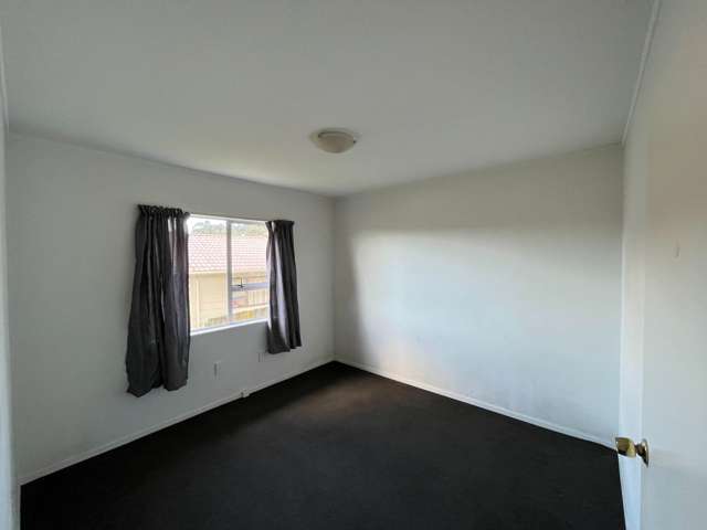 1/21 Maywood Crescent Glen Eden_4
