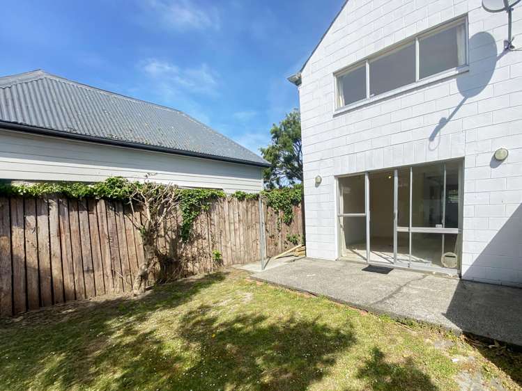 2/108 Office Road Merivale_8