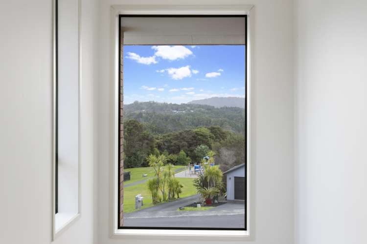 2 Foothills Lane Glen Eden_17