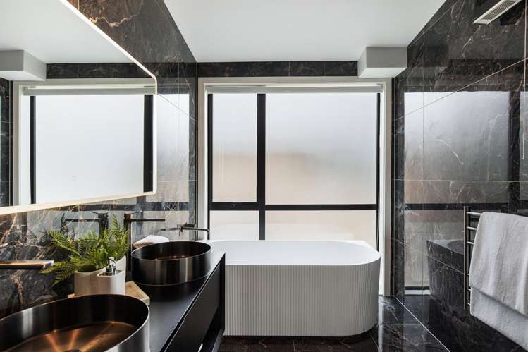 18A The Esplanade Eastern Beach_15