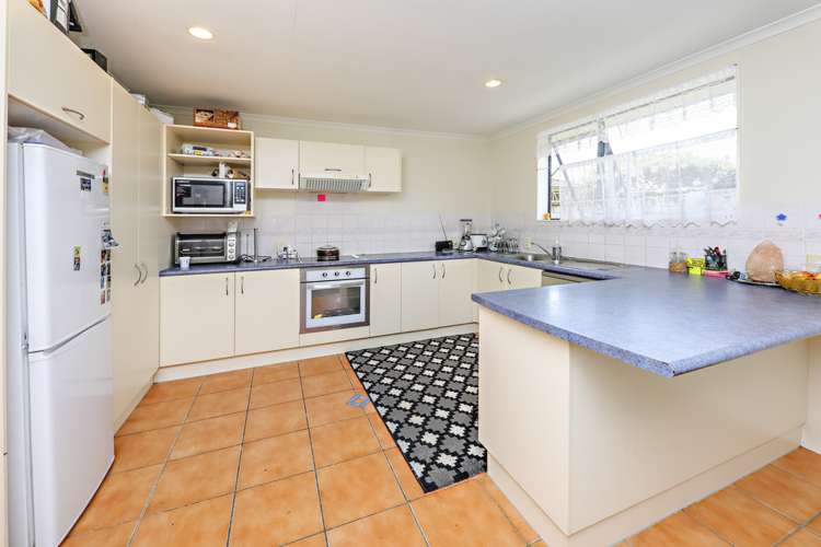 27 Glenveagh Park Drive Manurewa_4