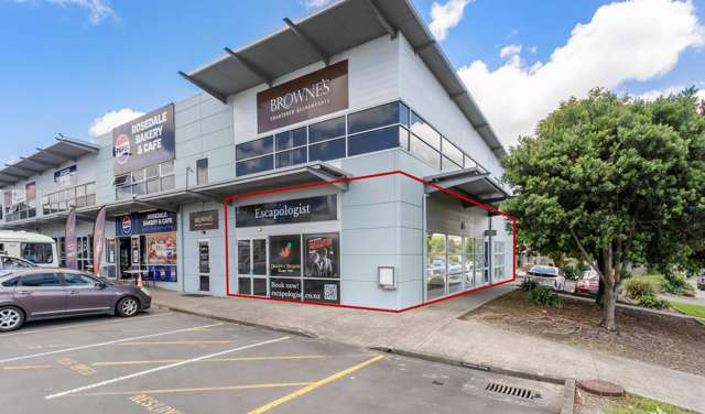 Ground floor retail / showroom / office