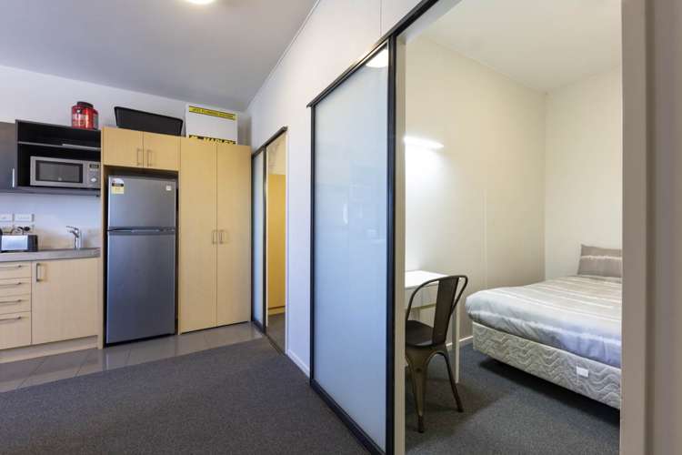 708/17 Putney Way Manukau_6