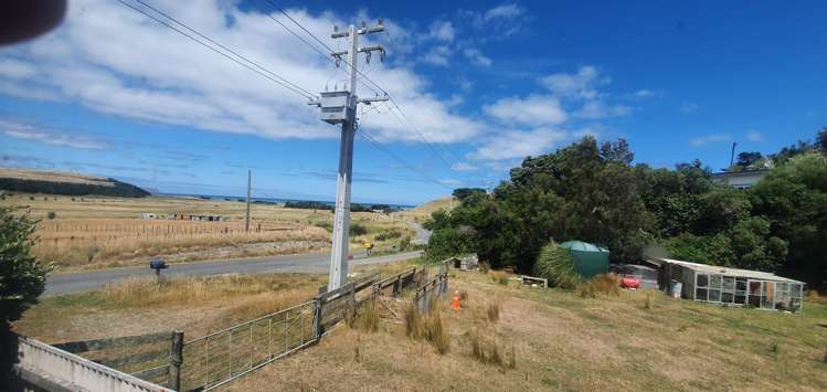 12 Whangaimoana Beach Road Pirinoa_12