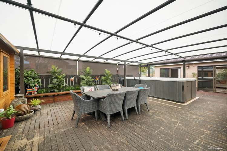 19 Alec Craig Way Gulf Harbour_13