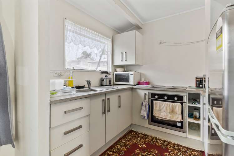 2/10 Ennis Avenue Pakuranga Heights_7