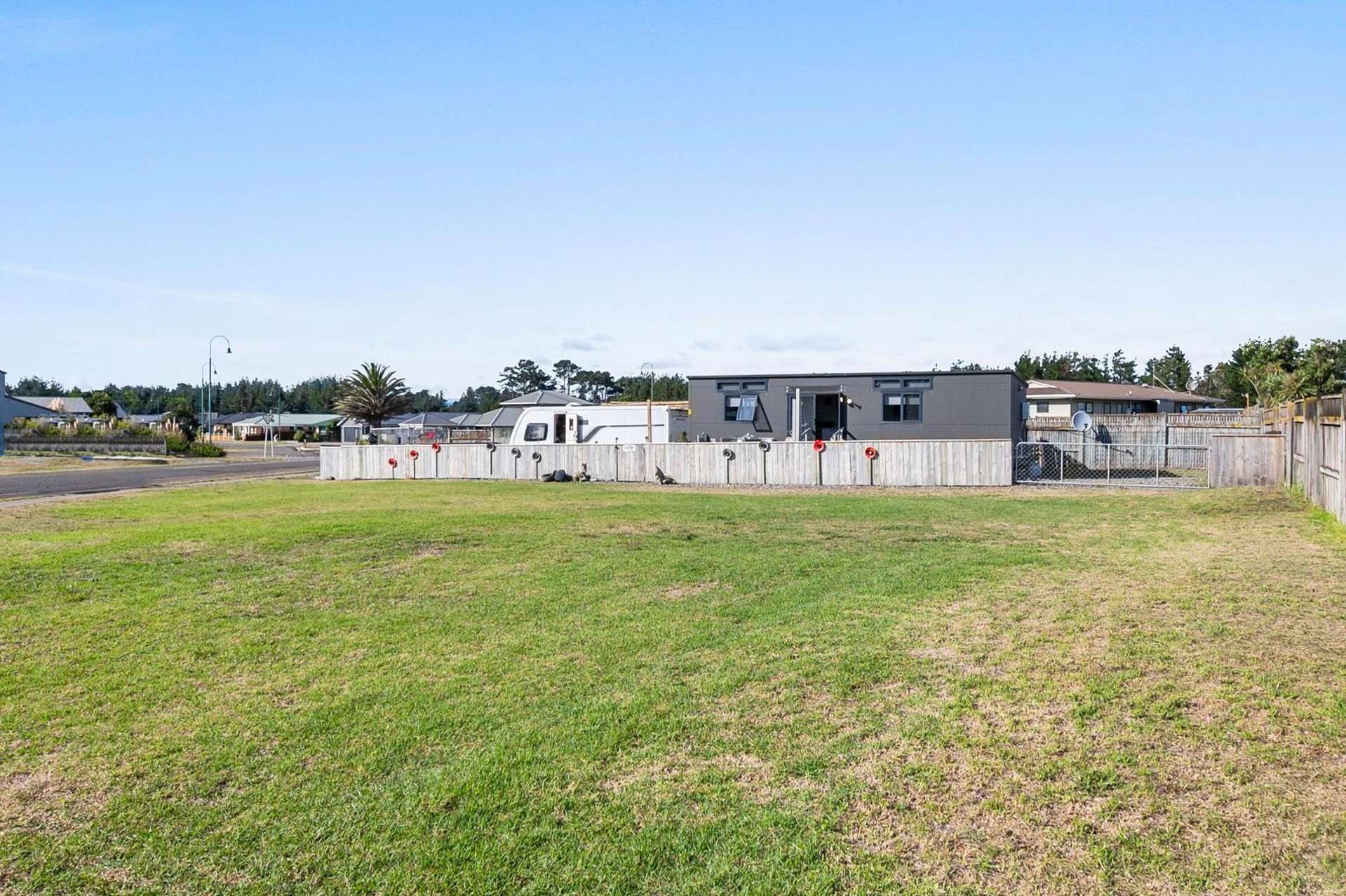 1 Sandown Avenue Himatangi Beach_0