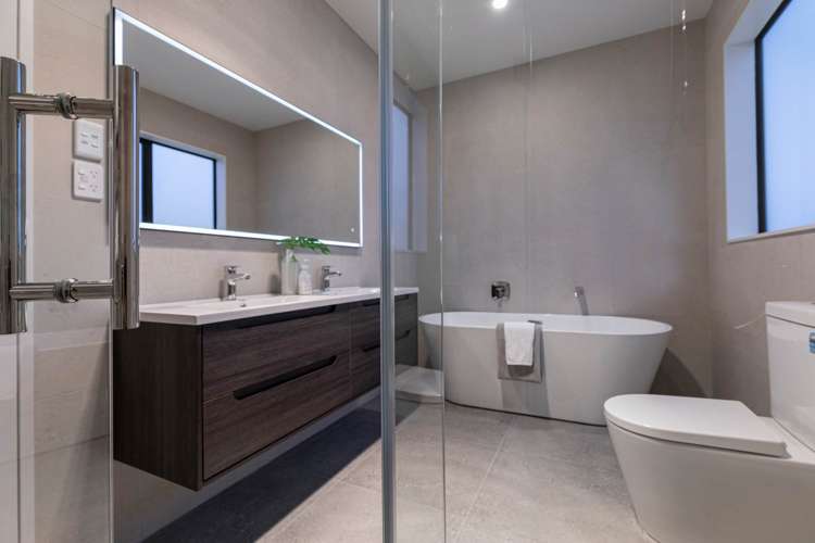 86 Waiwai Drive Wainui_12