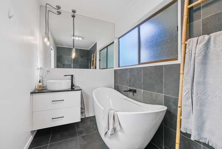 4 Leonard Place Dinsdale_12